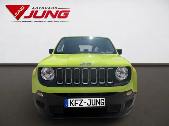 Jeep Renegade view 6