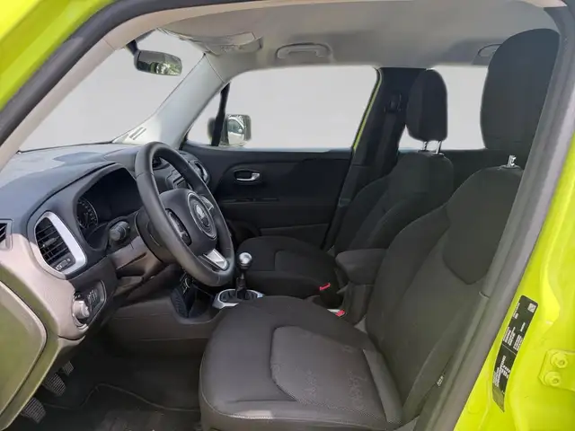 Jeep Renegade view 11