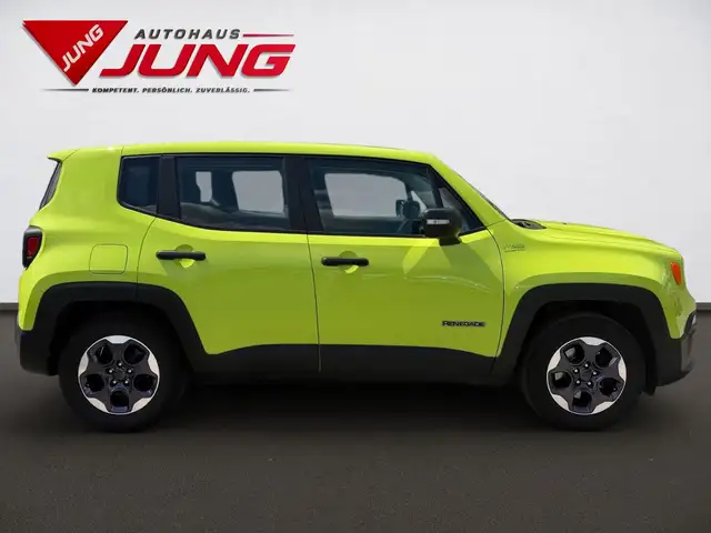 Jeep Renegade view 4