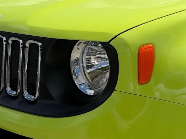 Jeep Renegade view 2