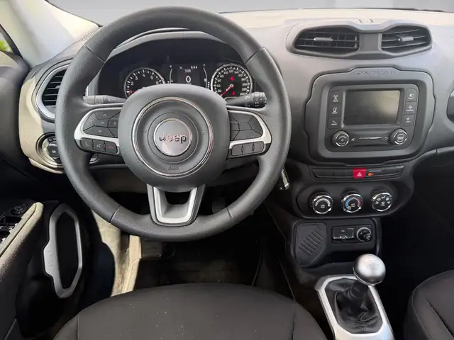 Jeep Renegade view 13