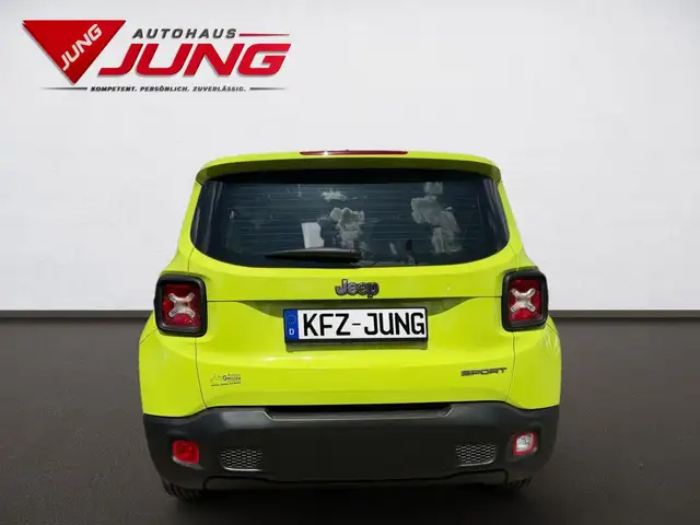 Jeep Renegade view 9