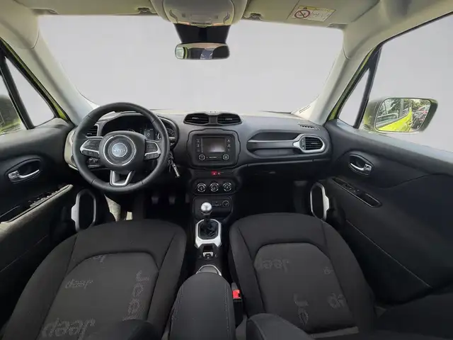 Jeep Renegade view 12