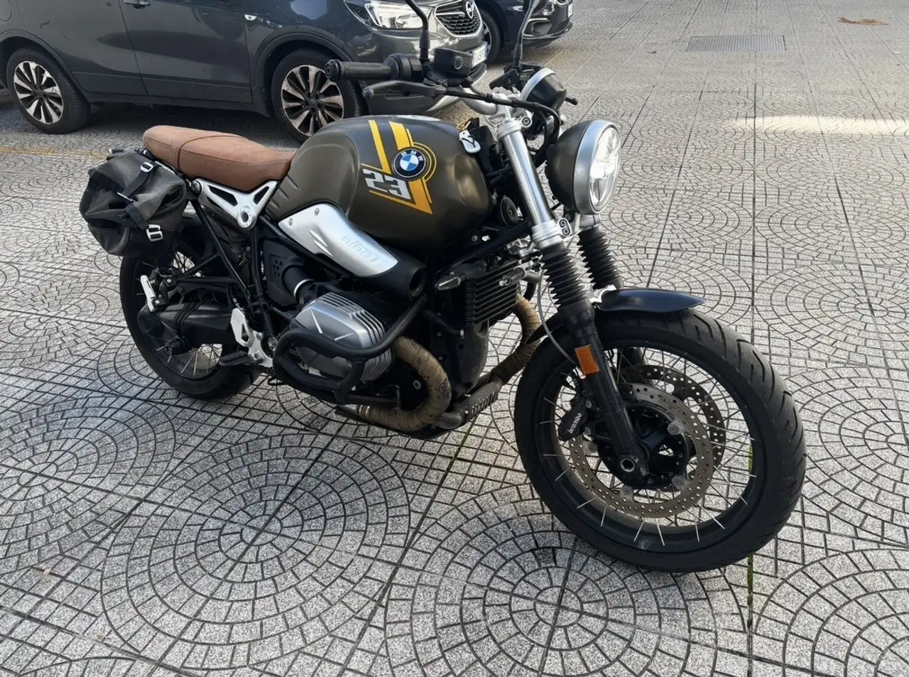 BMW R nineT
