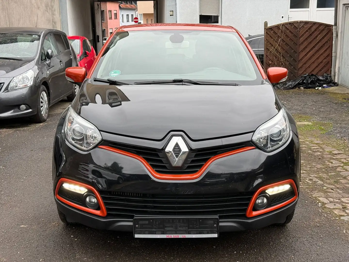 Renault Captur 1.5 dCi Luxe *Automatik/1.Hd/Navi/Kamera* Schwarz - 2