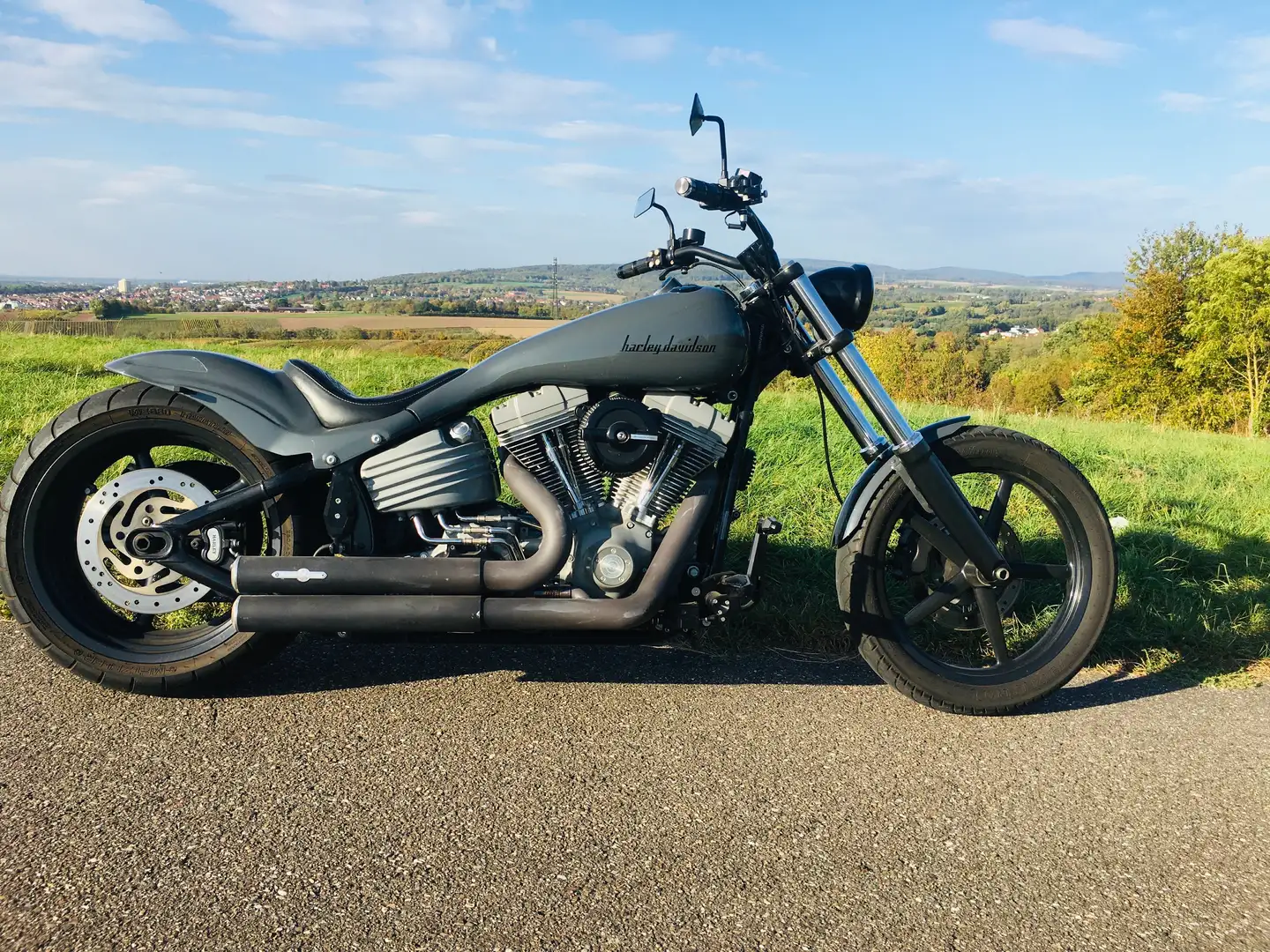 Harley-Davidson Rocker C FXCW Gris - 1