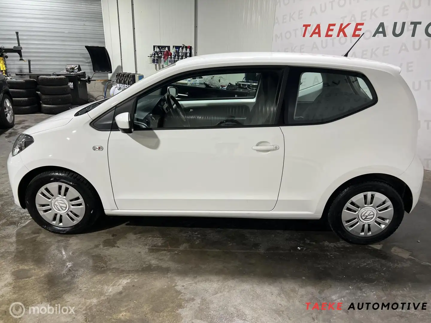 Volkswagen up! 1.0 move up! BlueMotion Airco/Navi/1e EIG Білий - 2