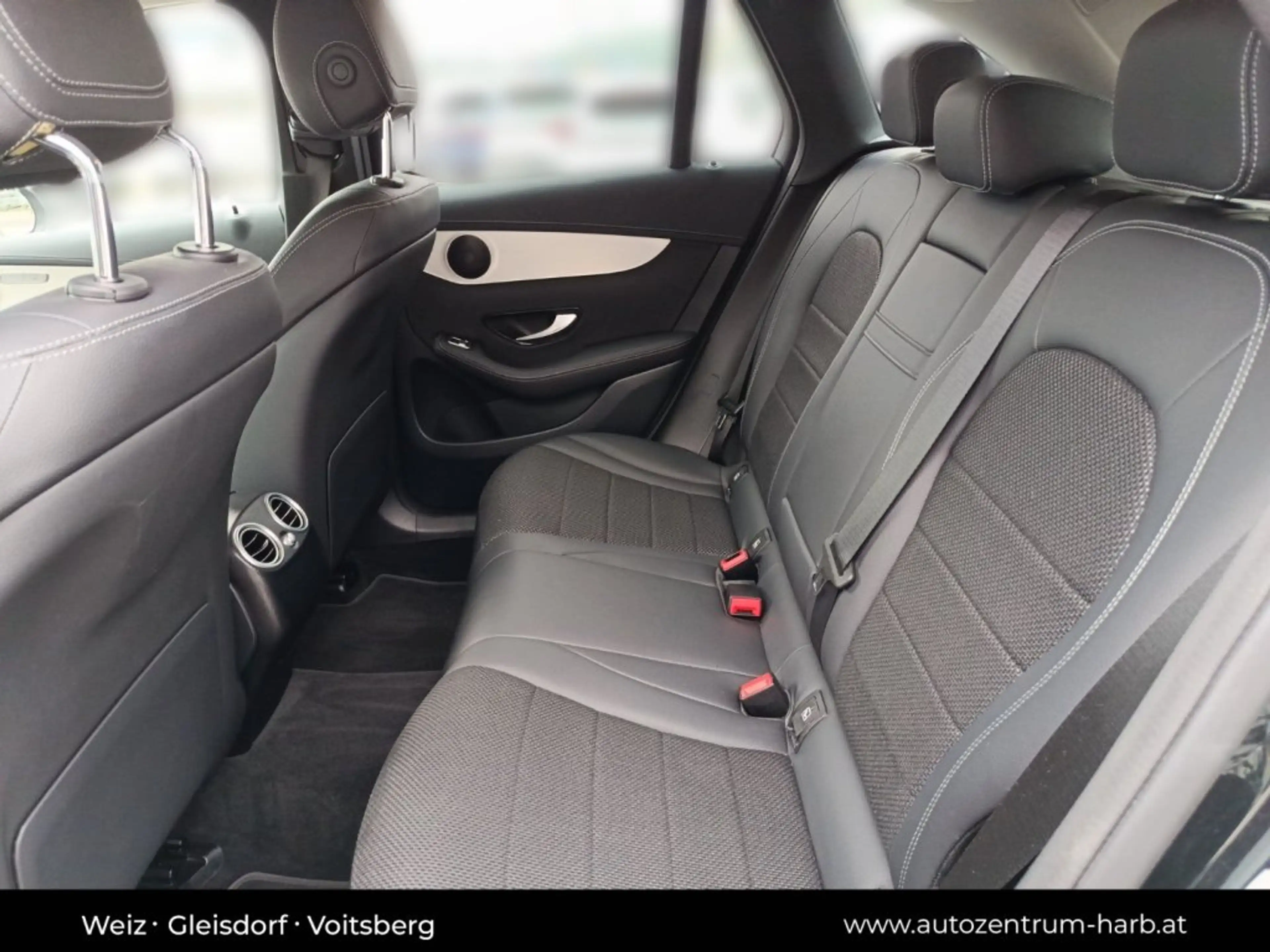 Mercedes-Benz GLC 300 de 4matic — photo 27