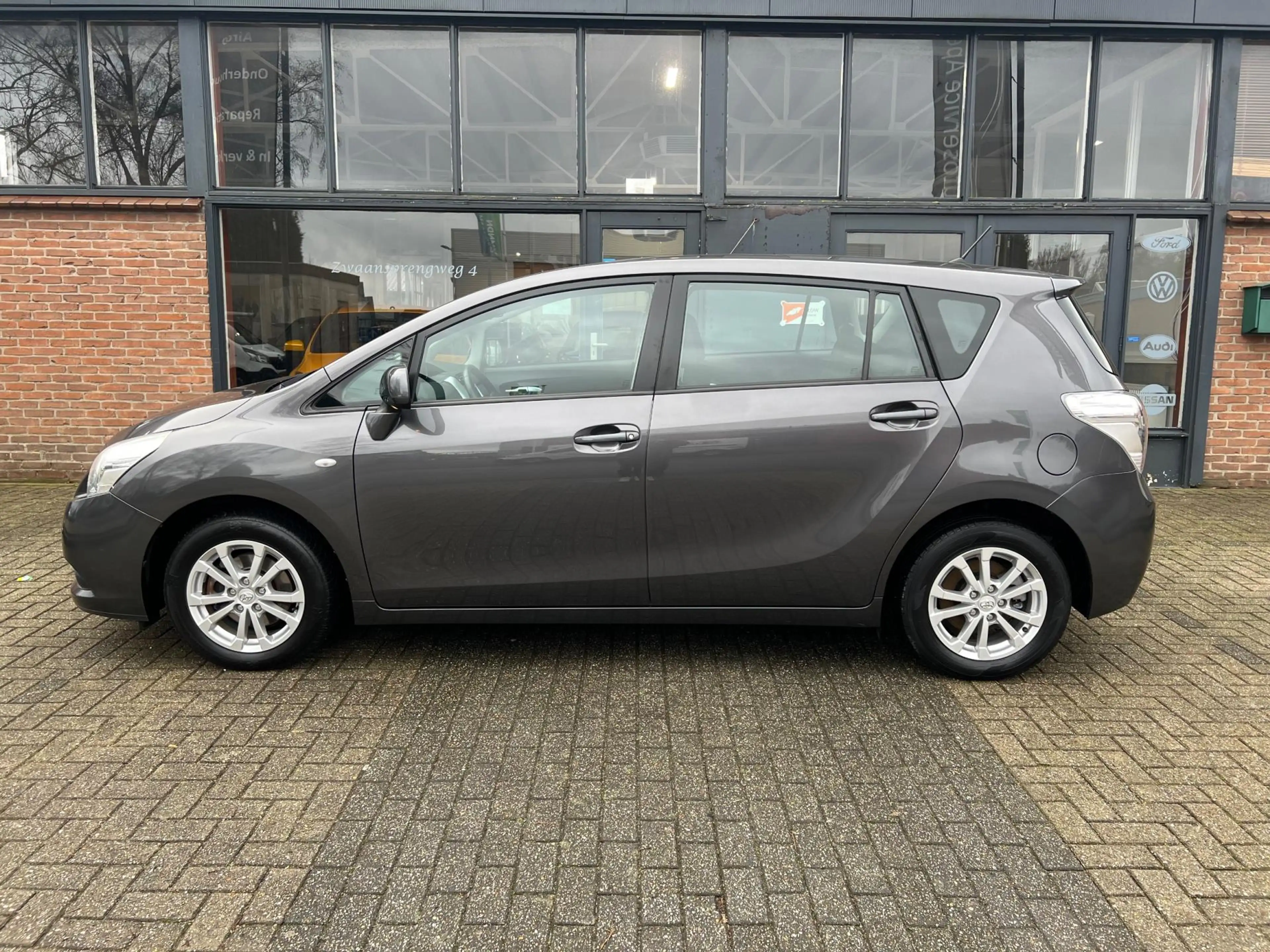Toyota Verso 1.6 VVT-i Business, Navi, Pano, Trekhaak — photo 12