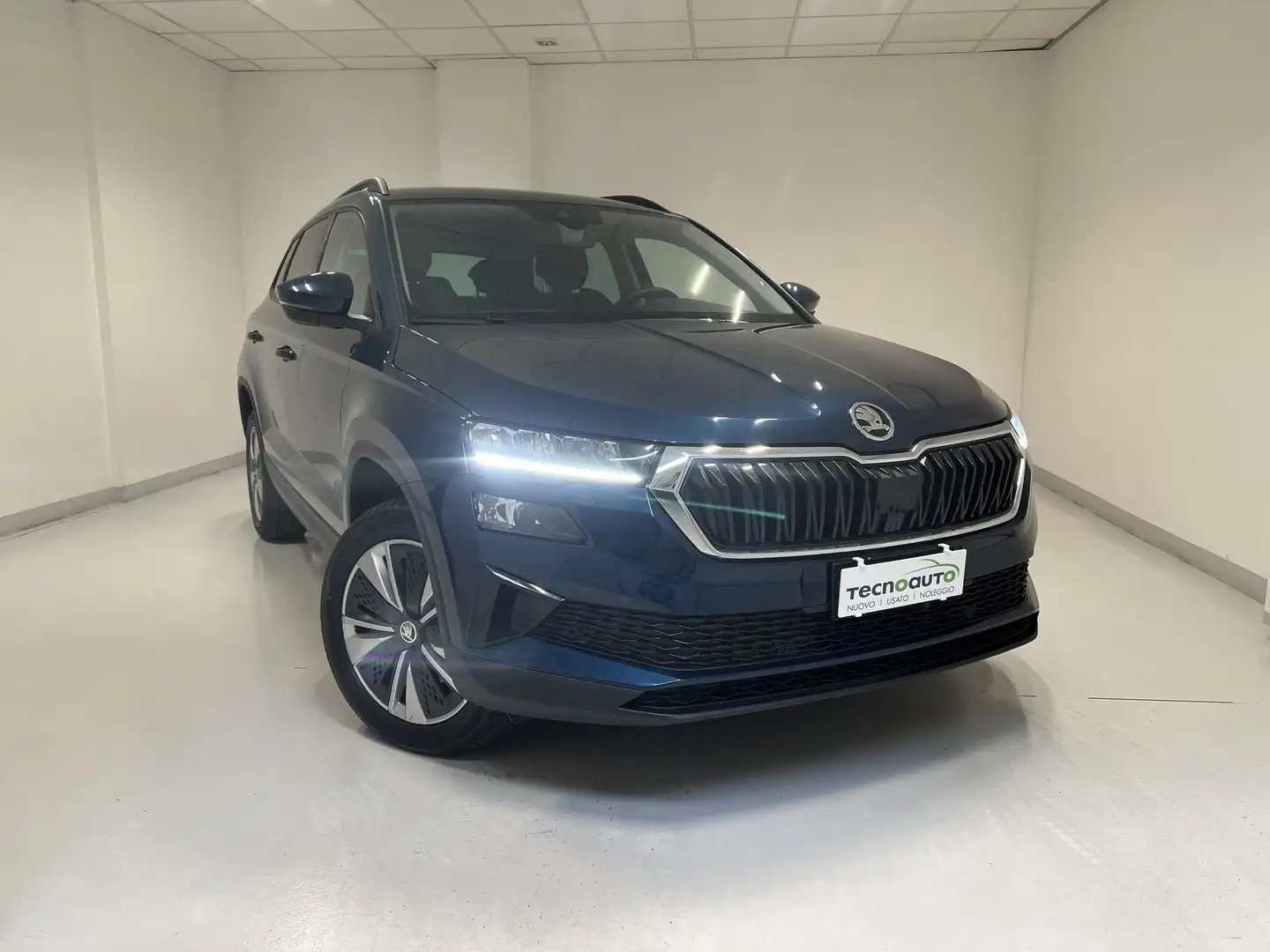 Skoda Karoq 2.0 TDI EVO SCR 115 CV DSG Executive Azul - 2