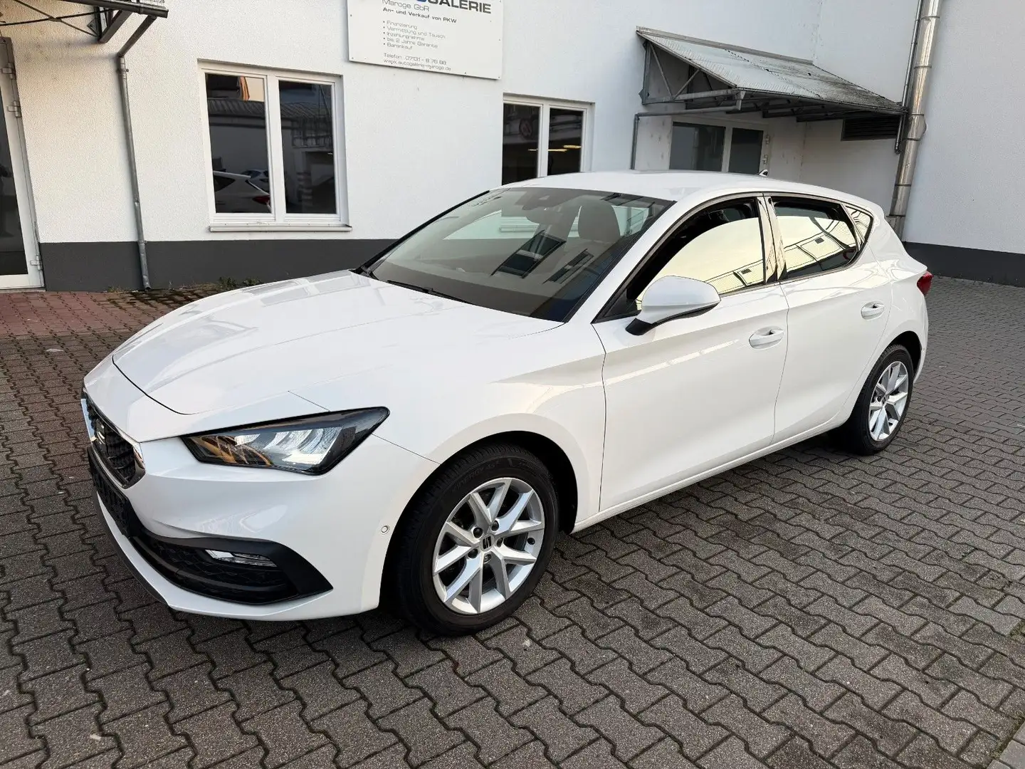 SEAT Leon Style APPLE CARPLAY/VIRTUAL/SHZ/LED/ALLWETT Blanc - 1