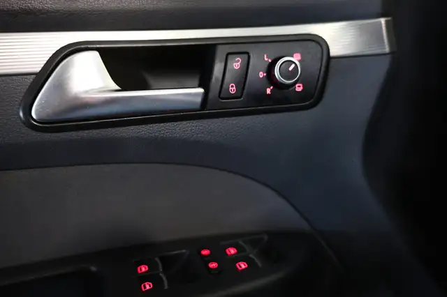 Volkswagen Touran view 12
