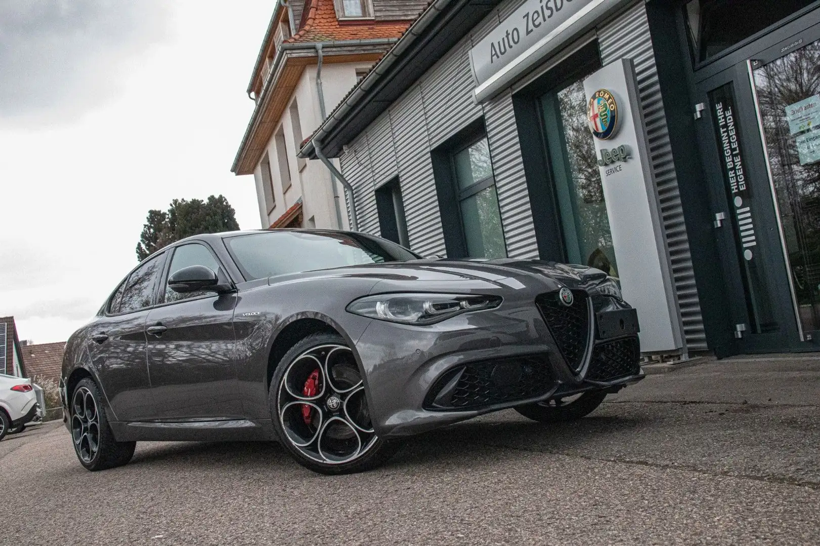 Alfa Romeo Giulia MY23 Veloce 2.0T AT8 Q4 Prem+Assis.-Paket - 1