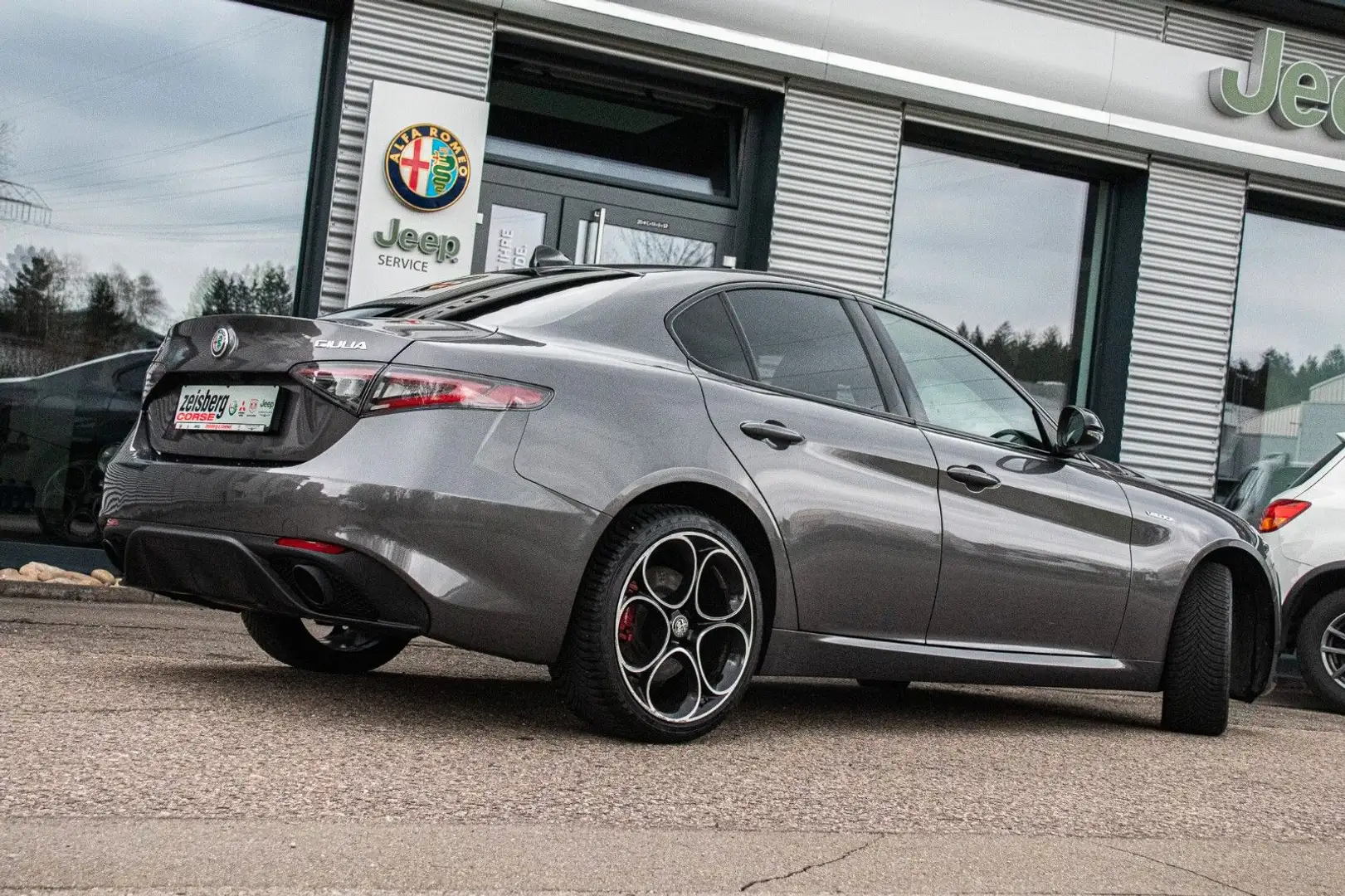 Alfa Romeo Giulia MY23 Veloce 2.0T AT8 Q4 Prem+Assis.-Paket - 2
