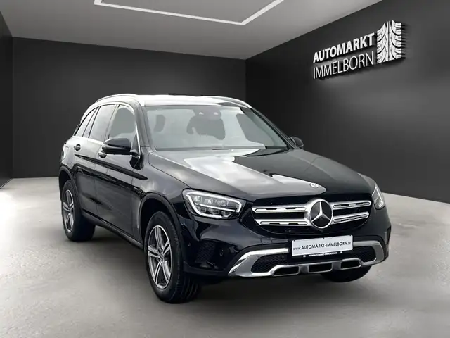 Mercedes-Benz GLC view 2