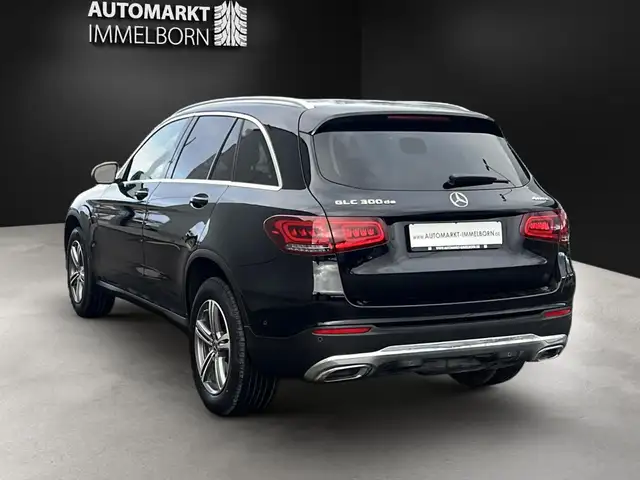 Mercedes-Benz GLC view 5