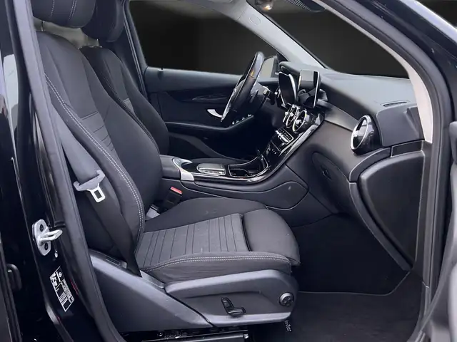Mercedes-Benz GLC view 14