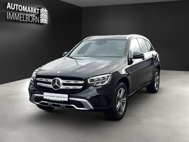 Mercedes-Benz GLC view 3