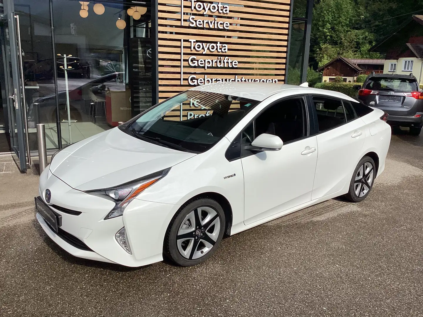 Toyota Prius Prius 1,8 VVT-i Hybrid Lounge Lounge Blanc - 1