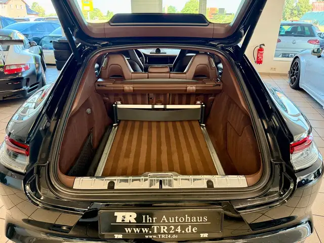Porsche Panamera view 11