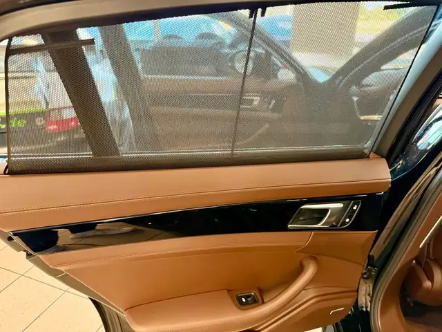 Porsche Panamera view 8