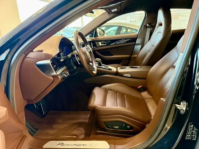 Porsche Panamera view 7
