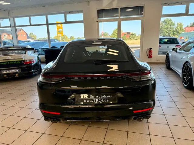 Porsche Panamera view 4