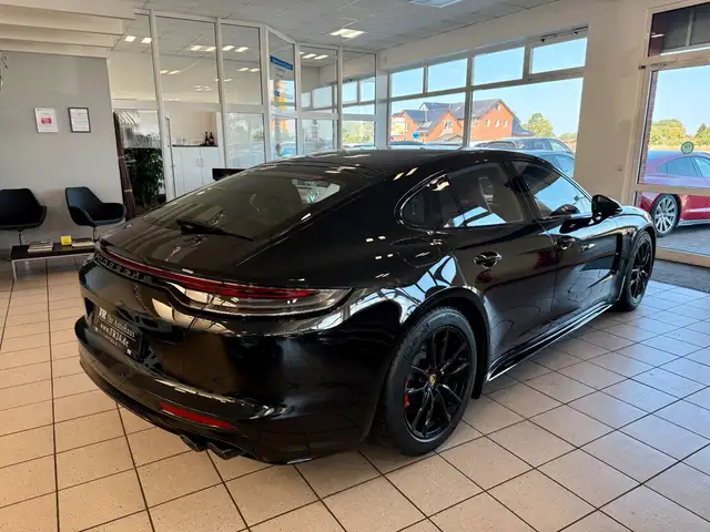 Porsche Panamera view 5