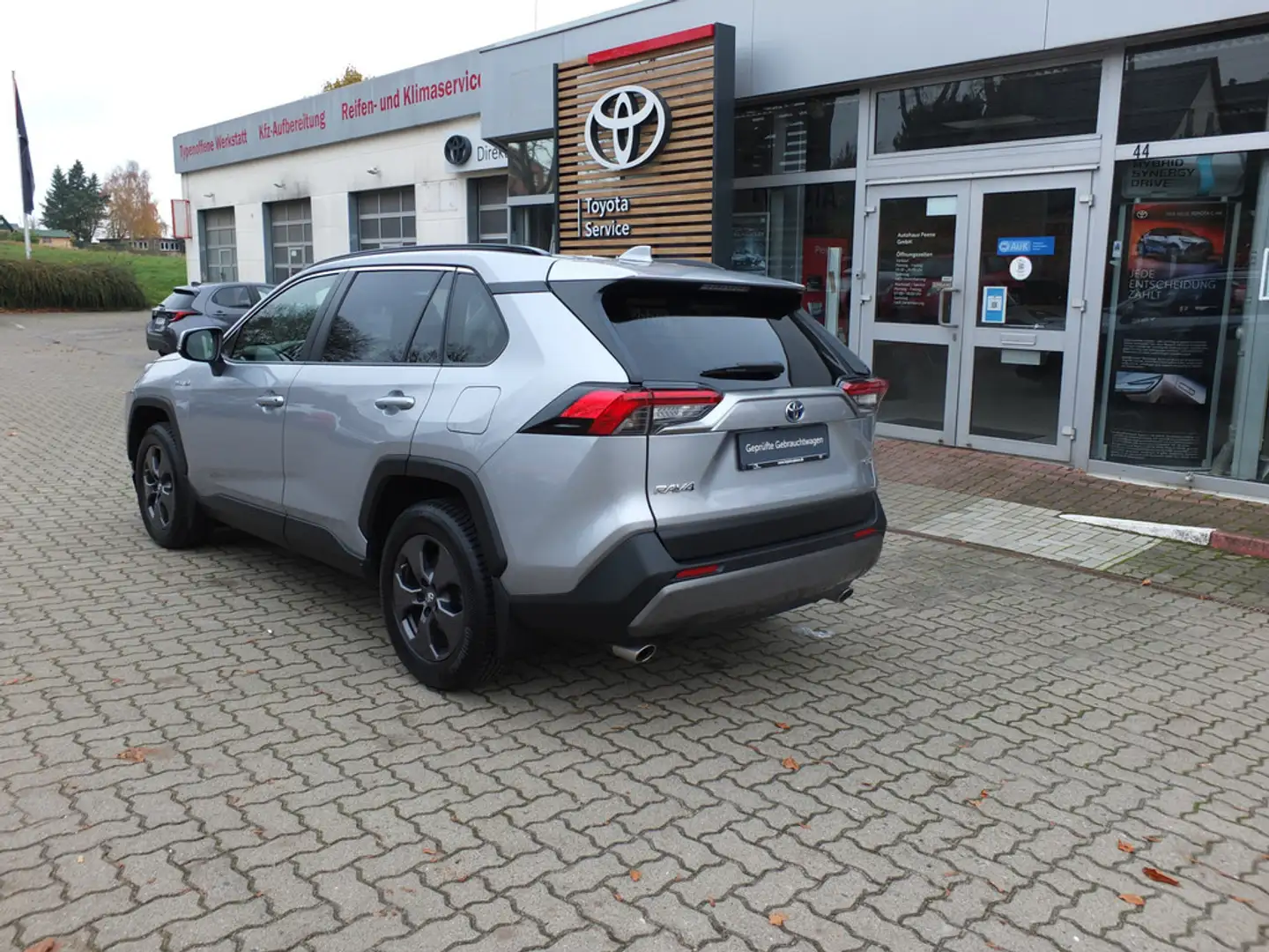 Toyota RAV 4 Silber - 2