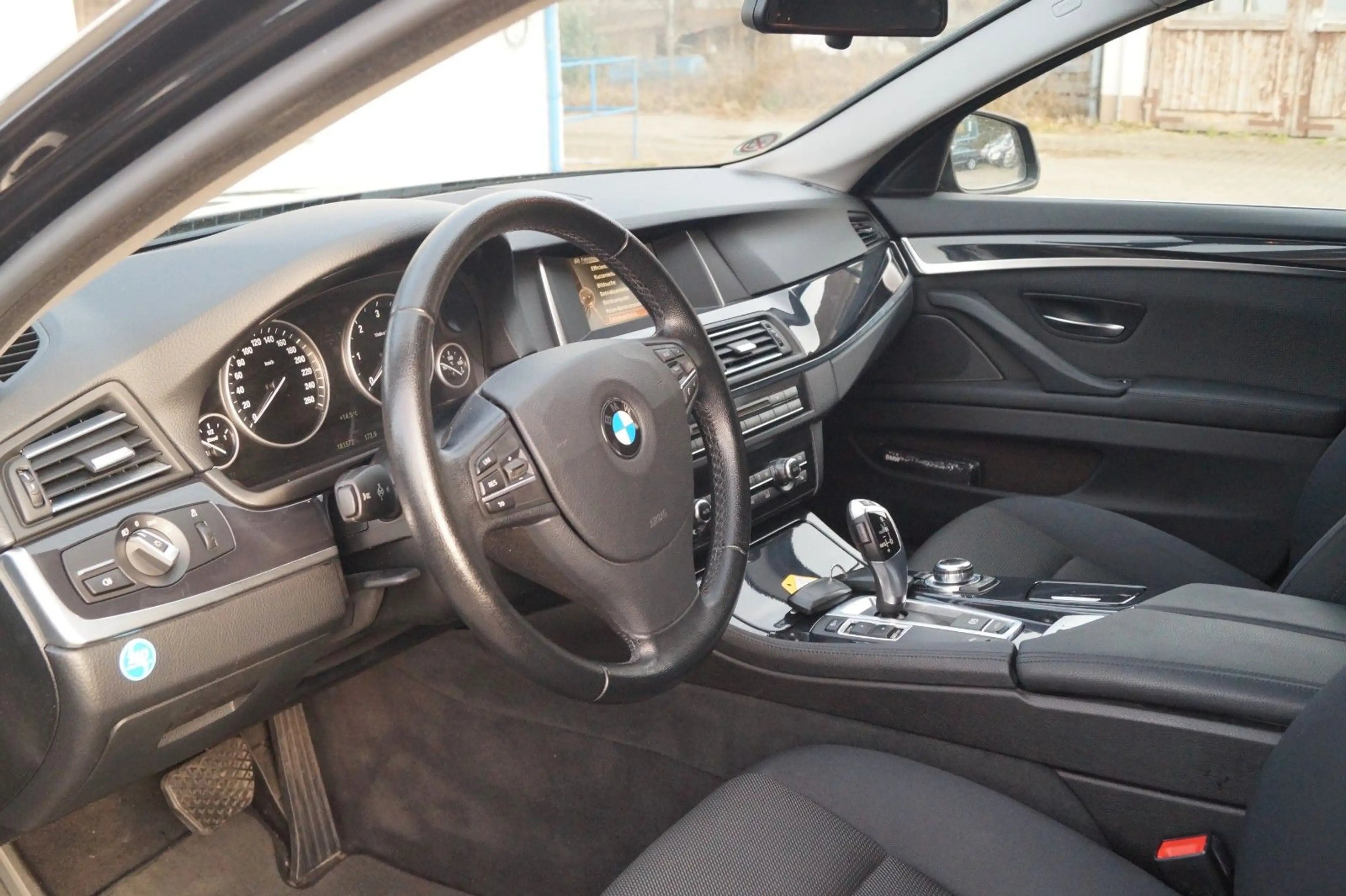 BMW 525 d Touring Aut Navi AHK PDC — photo 15