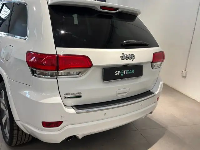 Jeep Grand Cherokee view 5