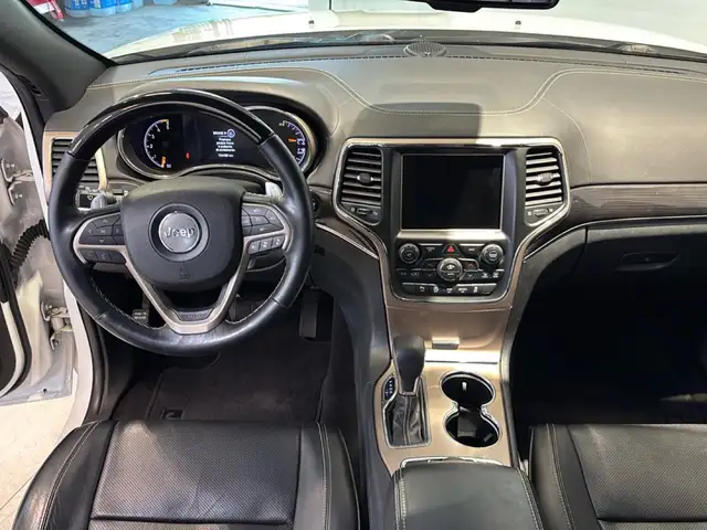 Jeep Grand Cherokee view 11