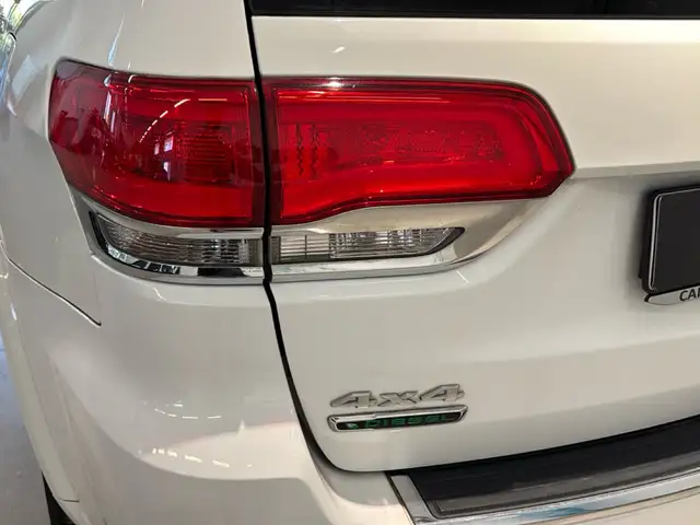 Jeep Grand Cherokee view 22