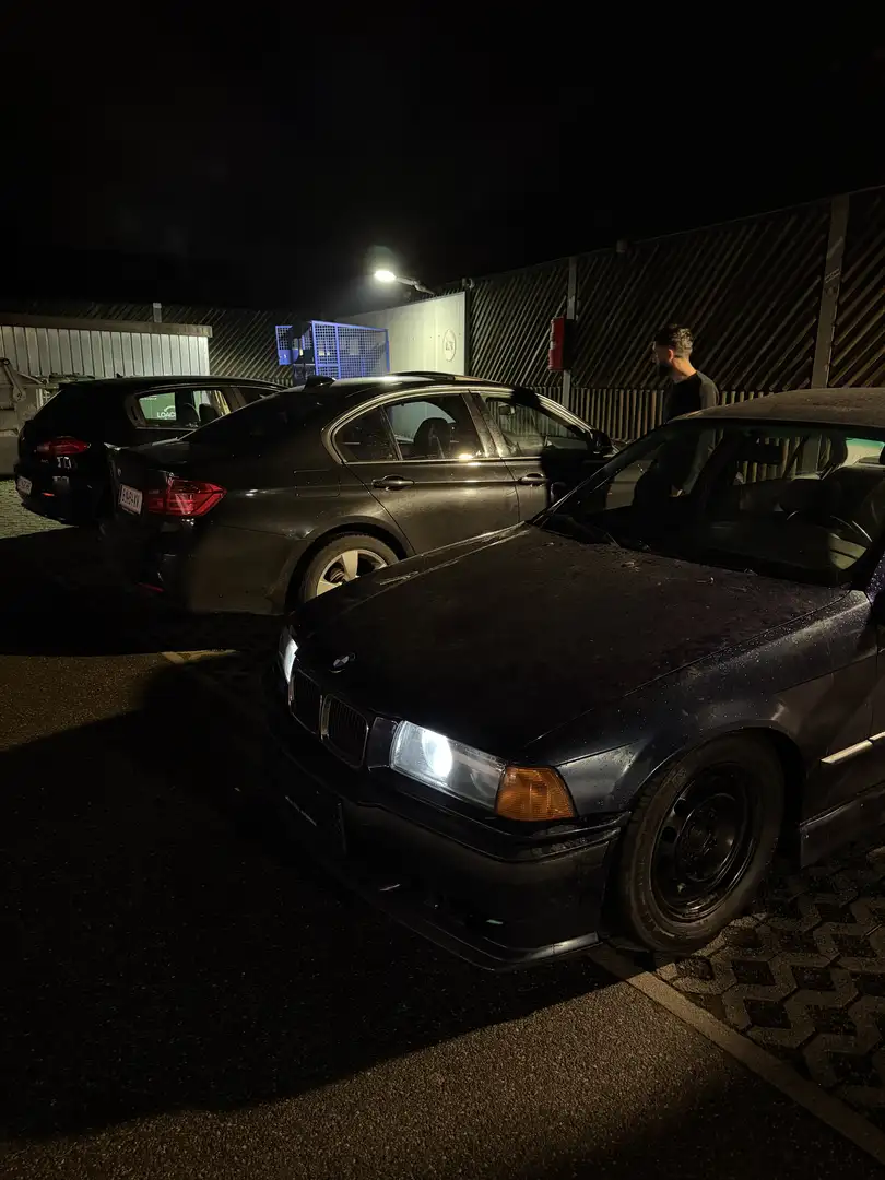 BMW 320 320i - 1