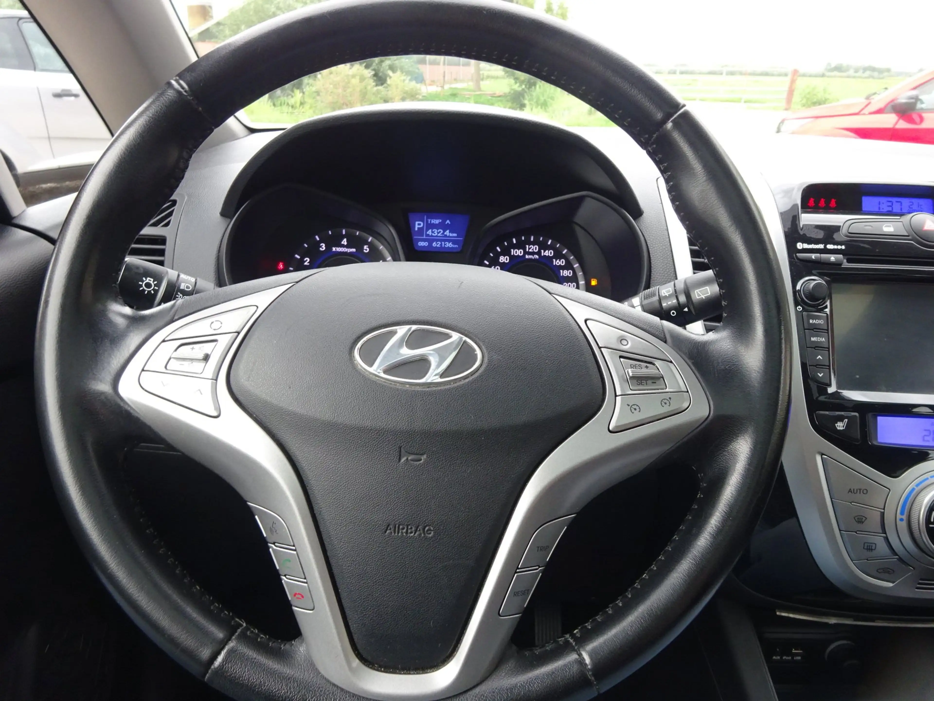 Hyundai iX20 1.6i i-Catcher Automaat, Climate controle, Navigat — photo 12