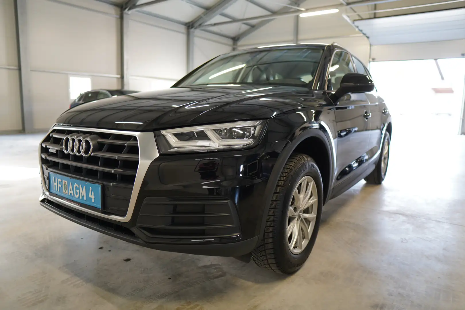 Audi Q5 40 TDI quattro S-tronic LEDER MATRIX LED NAVI AID Zwart - 1