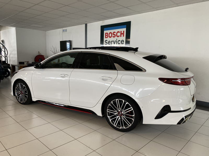 Kia ProCeed / pro_cee'd 1.6 T-GDI GT 205 PK Panoramadak /JBL Sound / stuur — photo 3