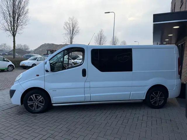 Opel Vivaro view 18