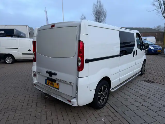 Opel Vivaro view 28