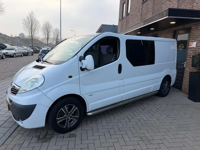 Opel Vivaro view 17