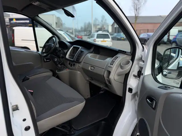Opel Vivaro view 21