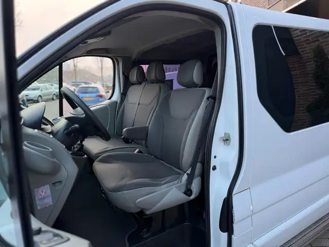 Opel Vivaro view 19