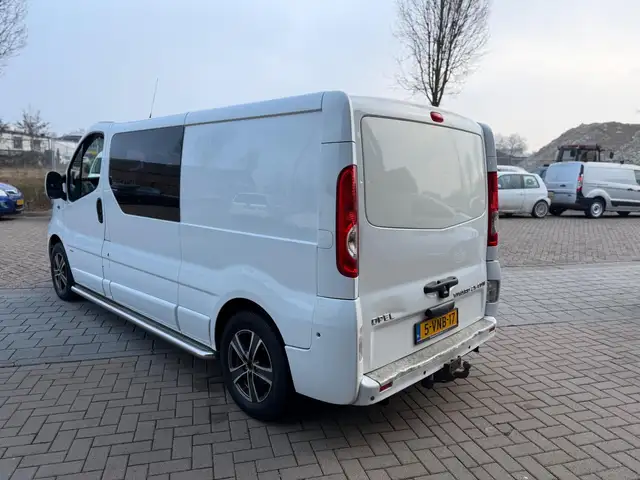 Opel Vivaro view 25