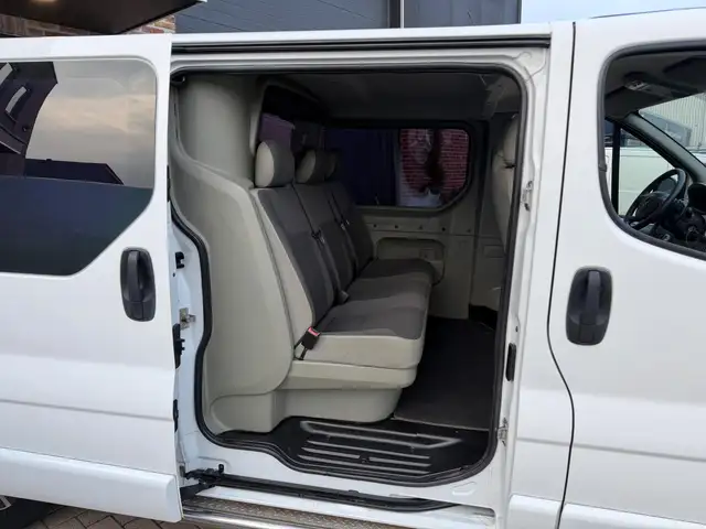 Opel Vivaro view 10