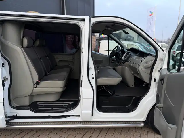 Opel Vivaro view 4