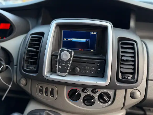 Opel Vivaro view 23