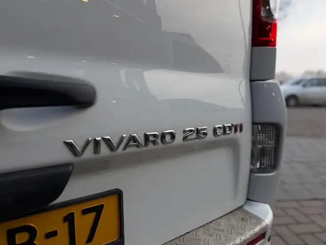 Opel Vivaro view 29