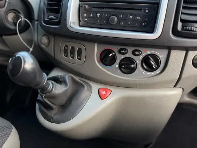 Opel Vivaro view 22