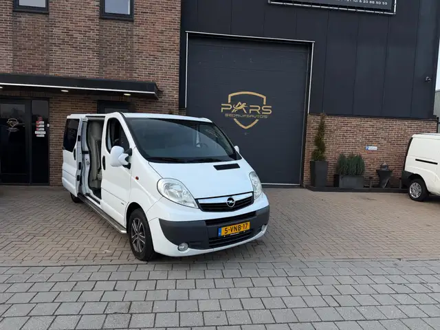 Opel Vivaro view 11