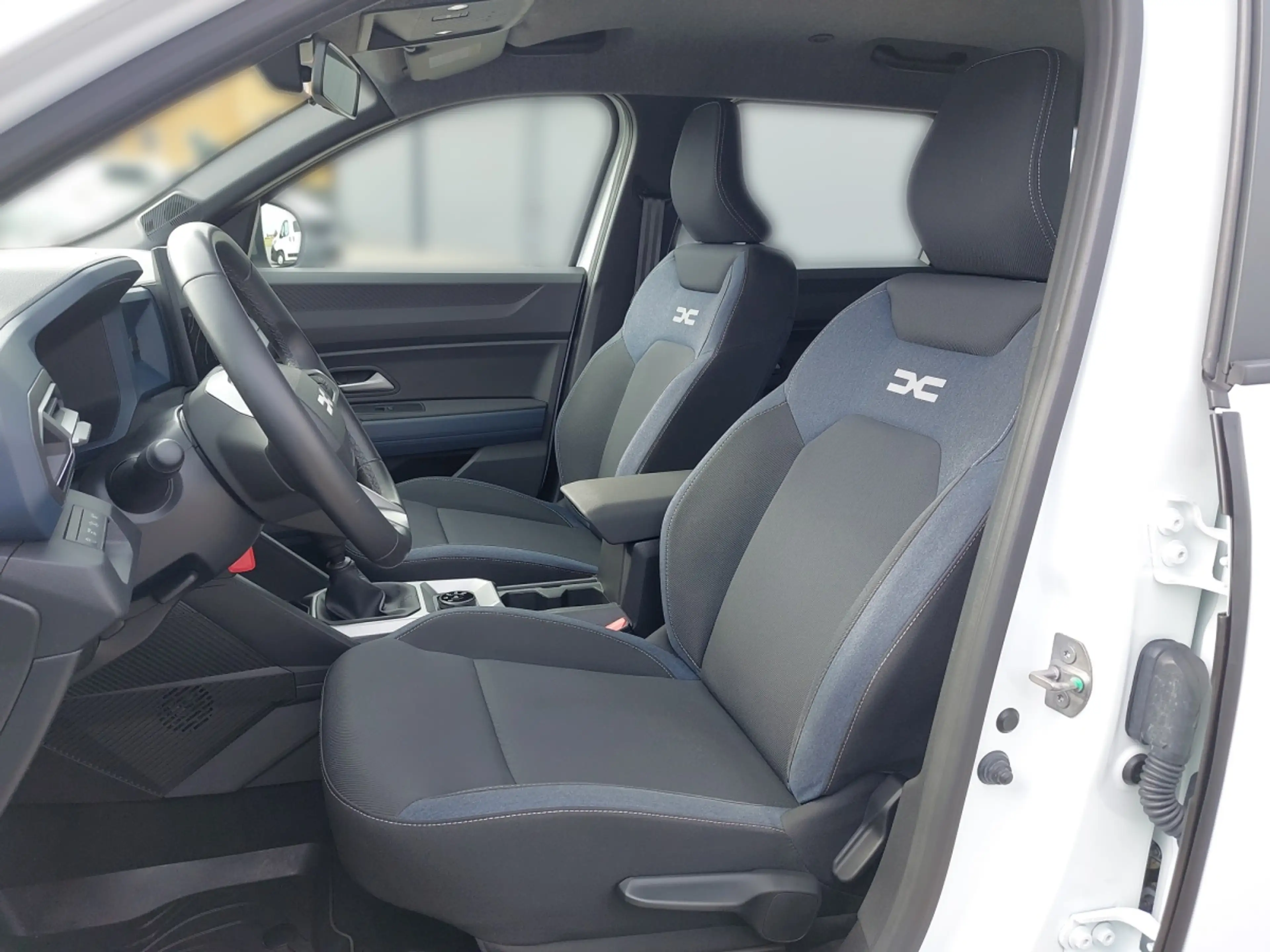 Dacia Bigster Expression TCe mHev 130 4x4 — photo 5